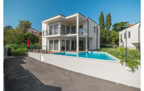 Nice home in Premantura w/ Outdoor swimming pool and 6 Bedrooms